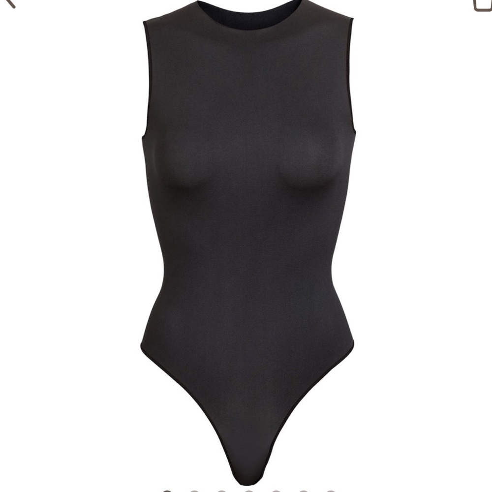 Skims essential crew neck sleeveless bodysuit